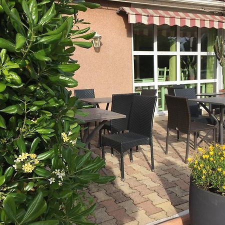 Fasthotel Nimes Caissargues Bagian luar foto
