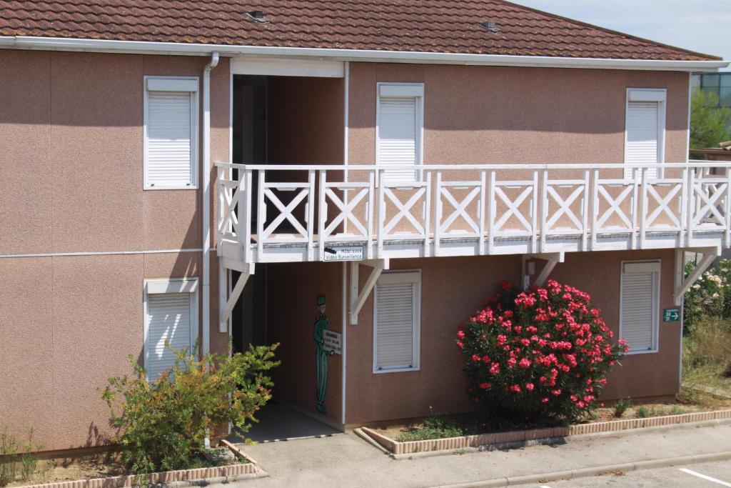 Fasthotel Nimes Caissargues Bagian luar foto