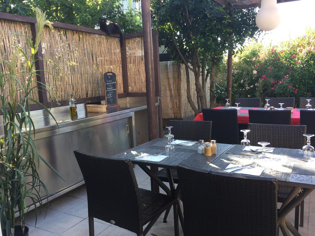 Fasthotel Nimes Caissargues Bagian luar foto