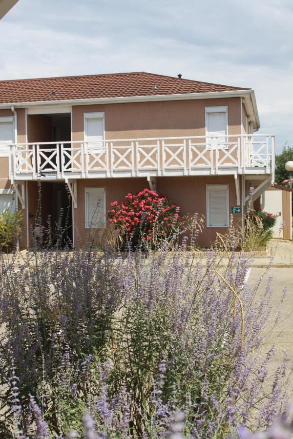 Fasthotel Nimes Caissargues Bagian luar foto